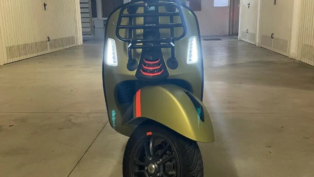 Vespa GTS 300 Super Sport (2023 - 24)  (2)