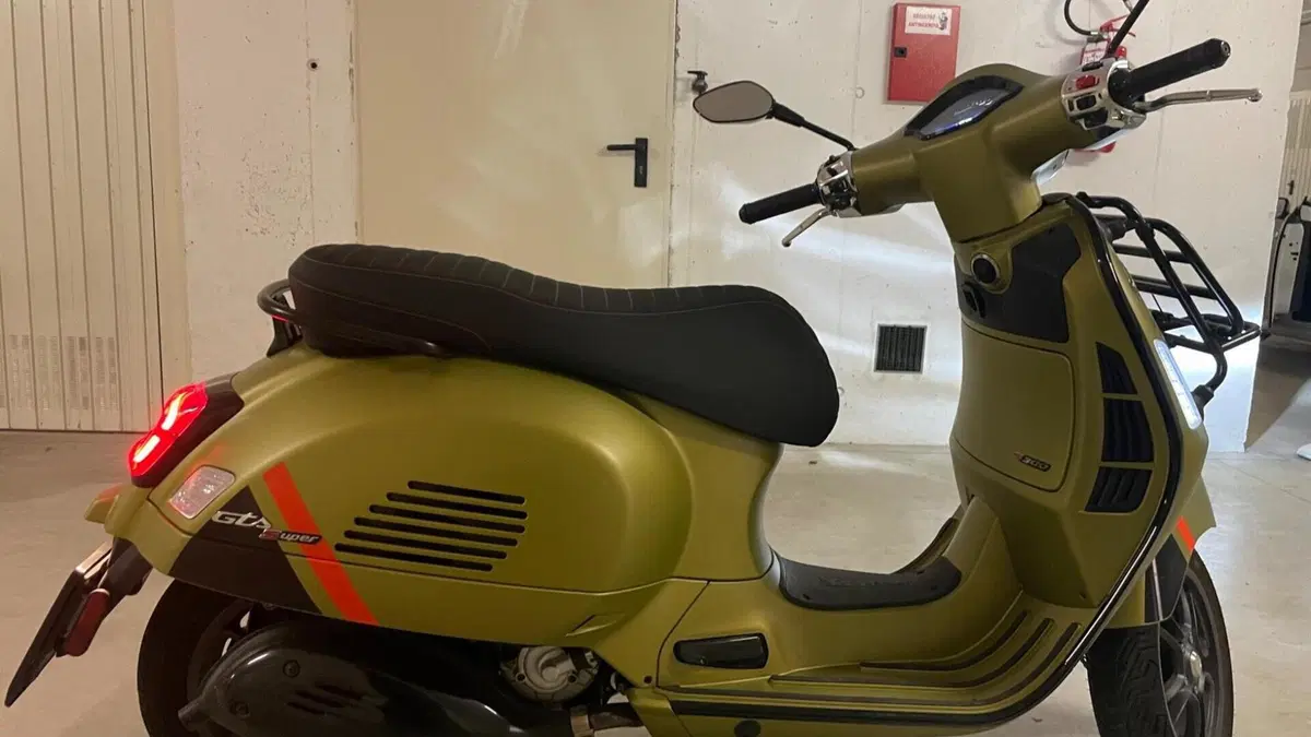 Vespa GTS 300 Super Sport (2023 - 24)  (4)