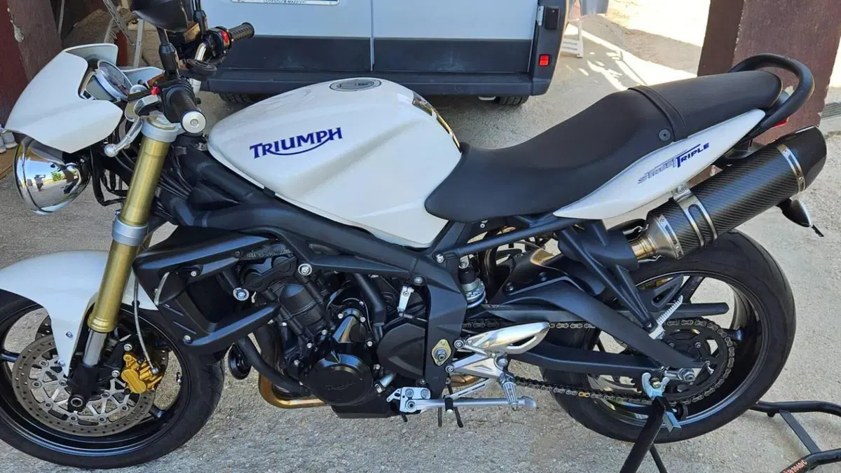 Triumph Street Triple R (2009 - 12) 