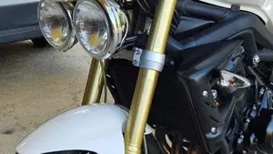 Triumph Street Triple R (2009 - 12)  (3)