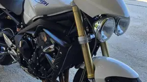 Triumph Street Triple R (2009 - 12)  (8)