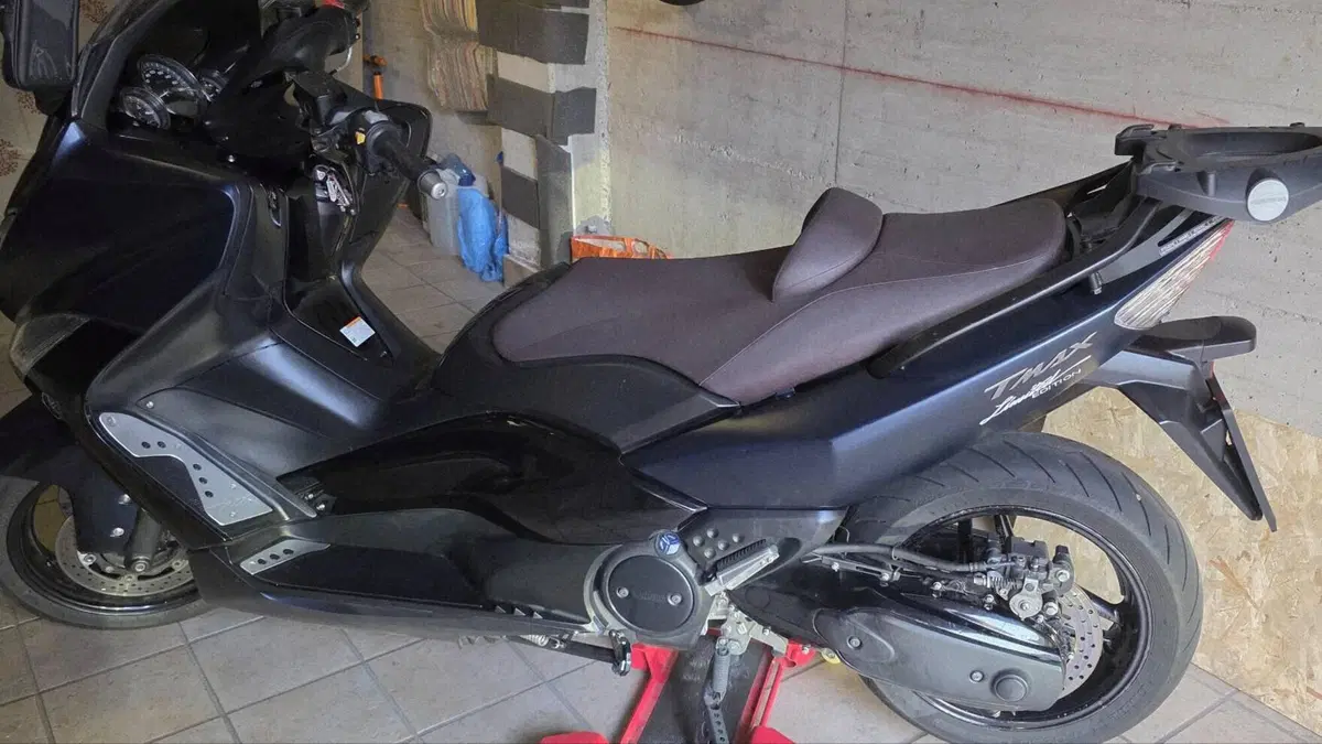 Yamaha T-Max 500 (2008 - 12)  (3)