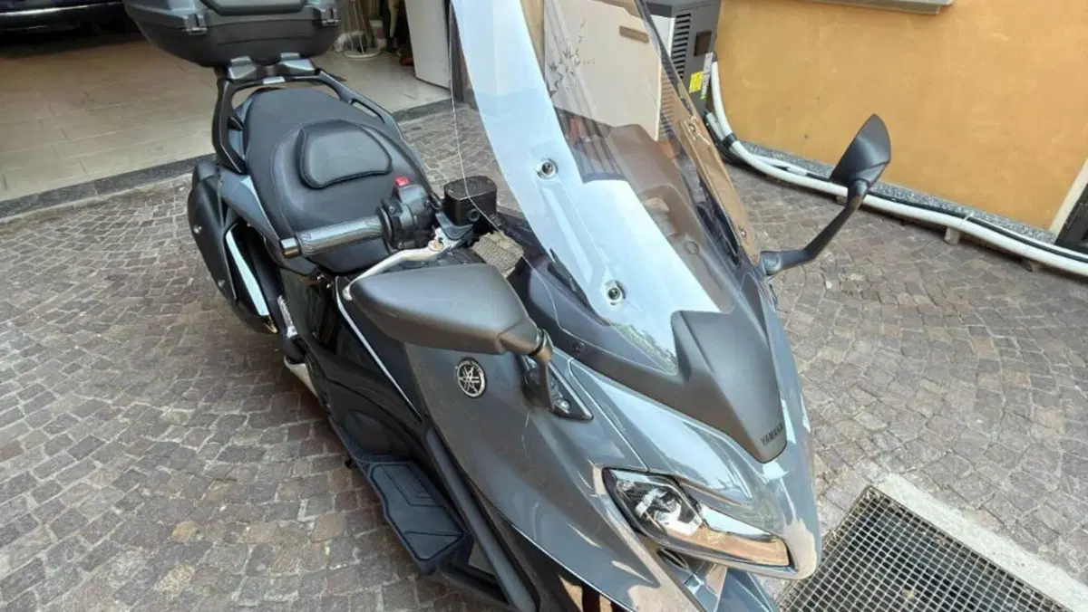Yamaha T-Max 560 Tech Max (2022 - 24)  (3)