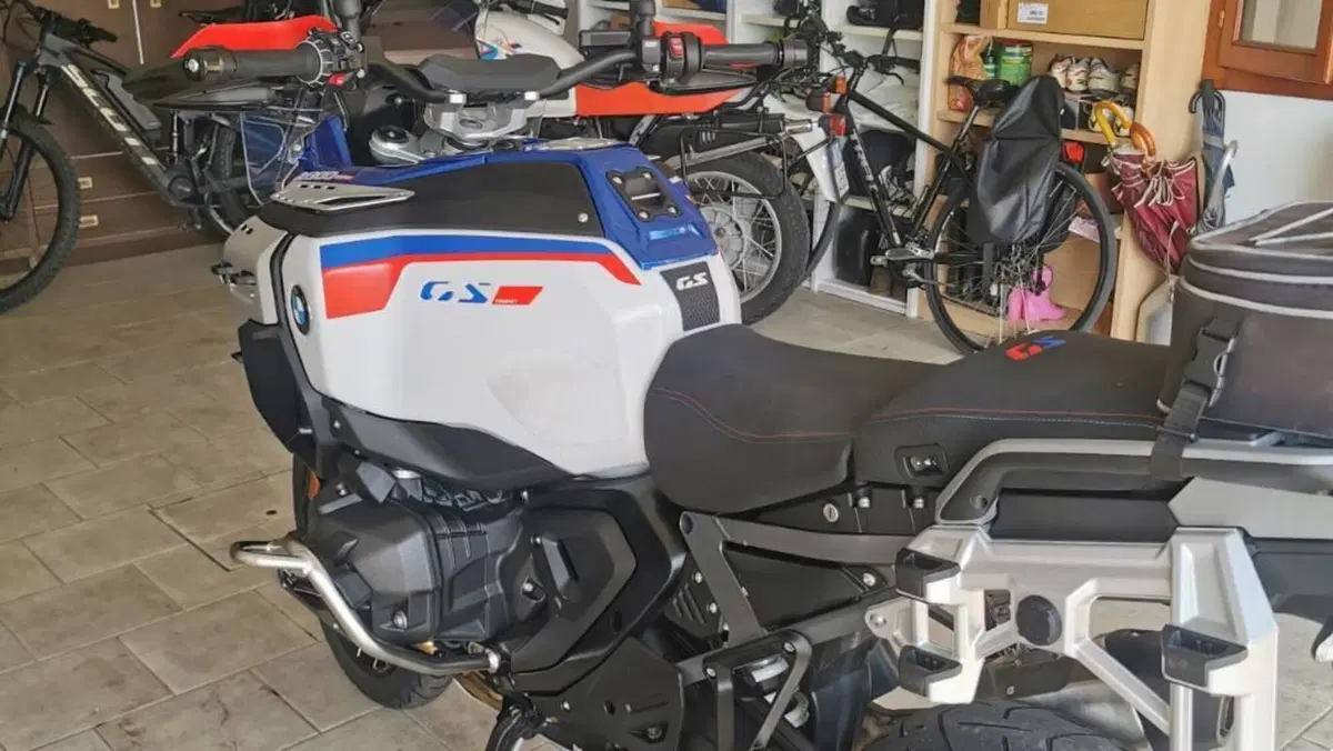 Bmw R 1300 GS Adventure Trophy (2025 - 26)  (8)
