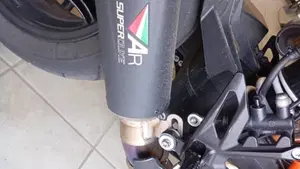 KTM 1290 Super Duke R (2021)  (3)