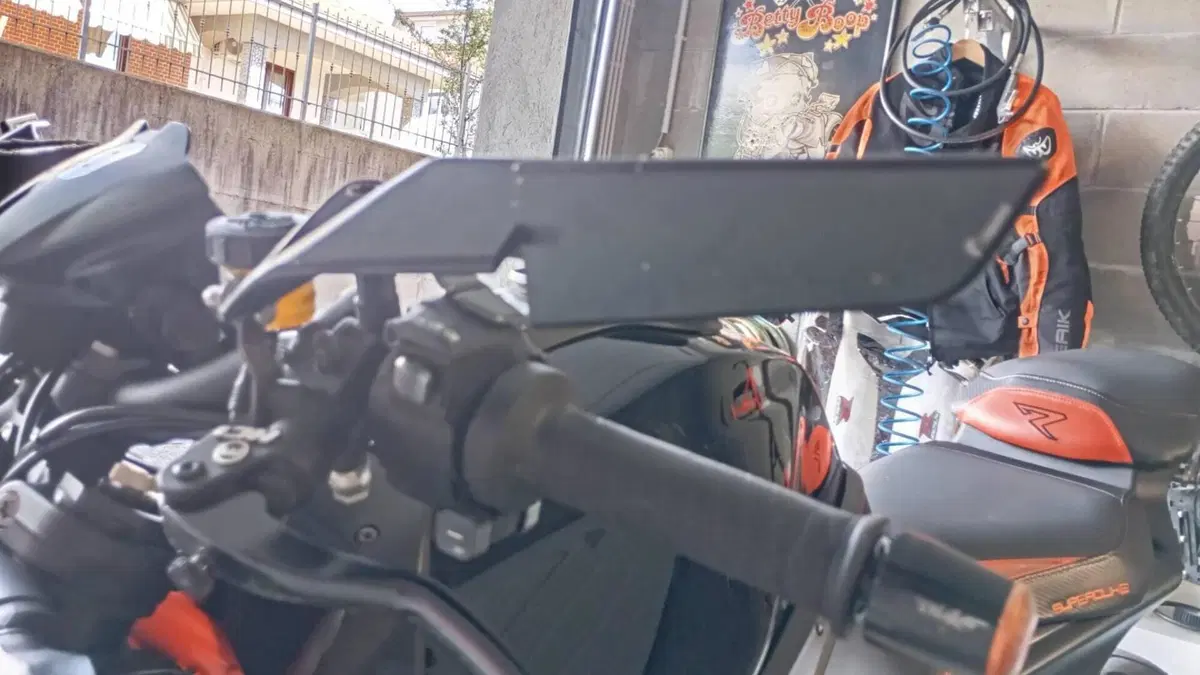 KTM 1290 Super Duke R (2021)  (8)