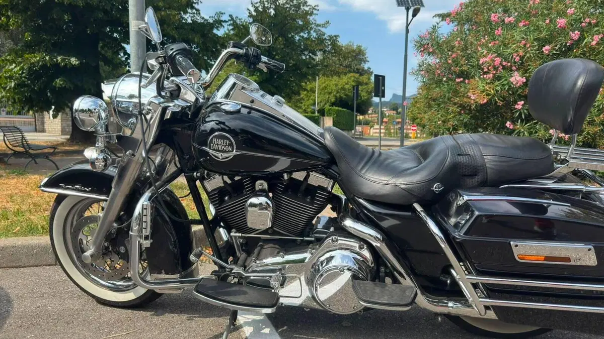 Harley-Davidson 1584 Road King Classic (2007 - 10) - FLHRC  (4)