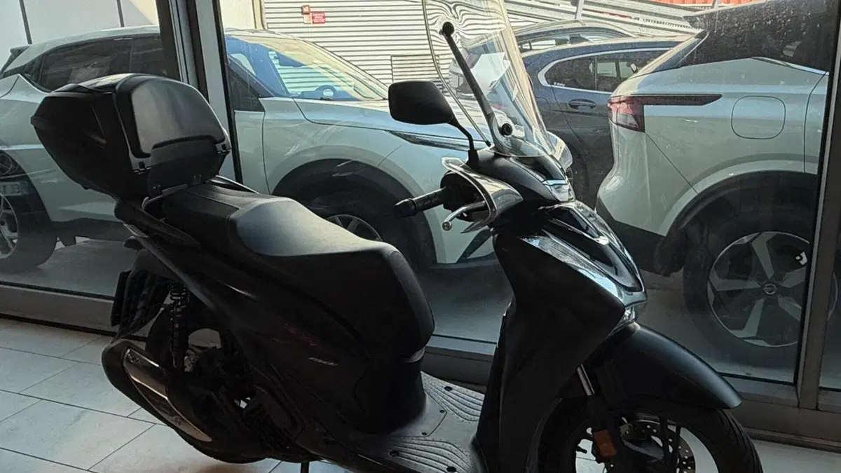 Honda SH 150i Sport (2024 - 25)  (3)