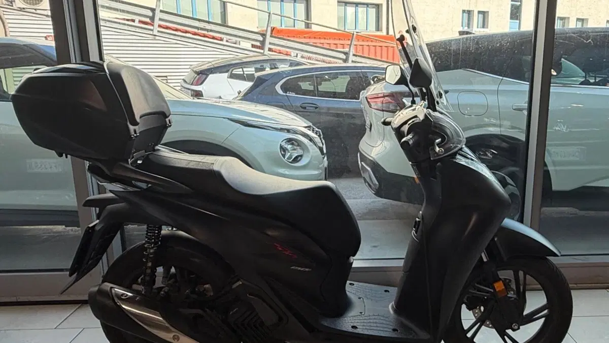 Honda SH 150i Sport (2024 - 25)  (4)