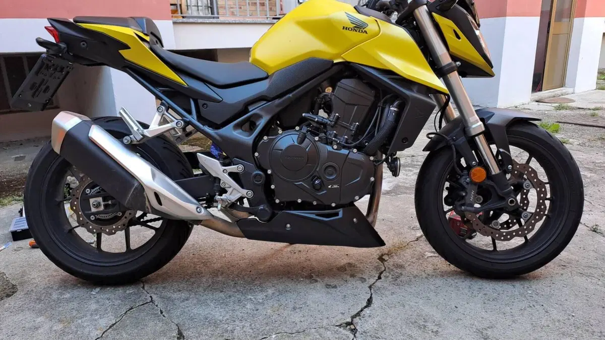 Honda CB 750 Hornet (2023 - 24)  (2)