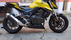 Honda CB 750 Hornet (2023 - 24)  (2)