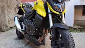 Honda CB 750 Hornet (2023 - 24)  (4)