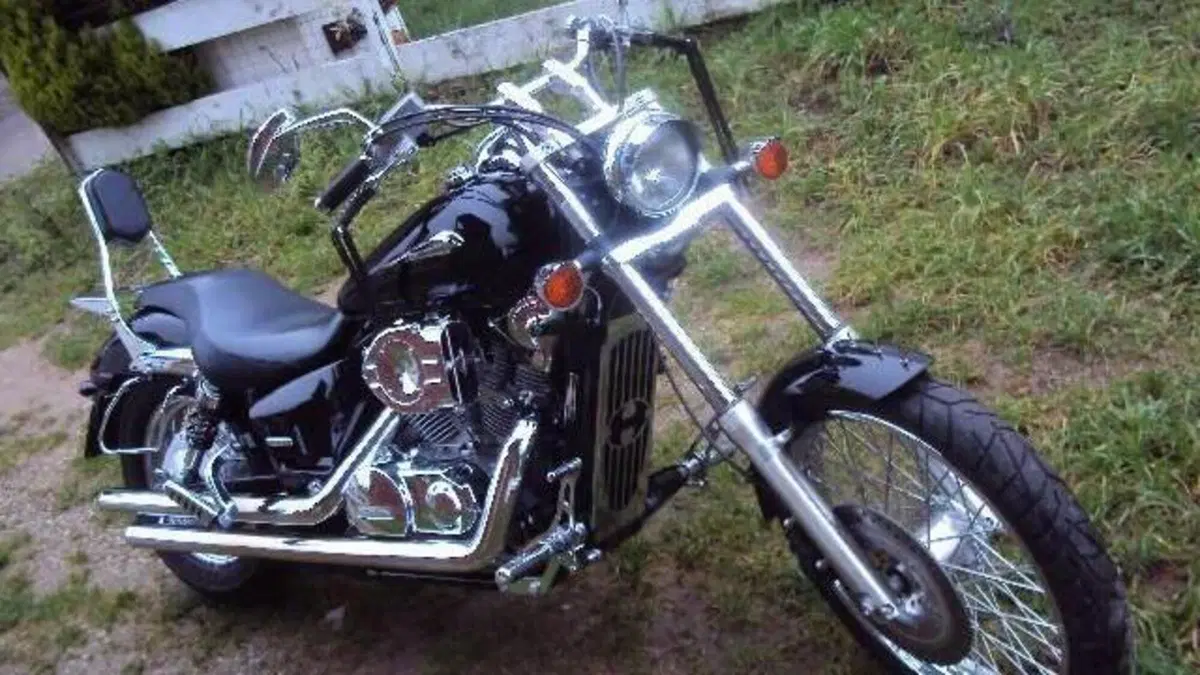 Honda VT 750 Shadow Spirit  (4)
