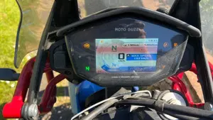 Moto Guzzi V85 TT Evocative Graphics (2021 - 23) 