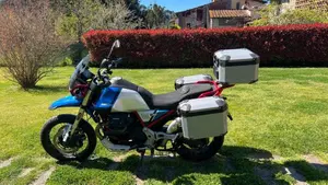 Moto Guzzi V85 TT Evocative Graphics (2021 - 23)  (2)
