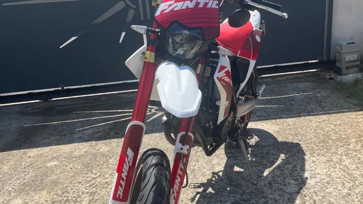 Fantic Motor XMF 125 Motard Competition 4T (2023 - 24)  (2)