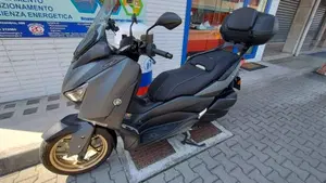 Yamaha X-Max 300 Tech Max (2021 - 24)  (2)