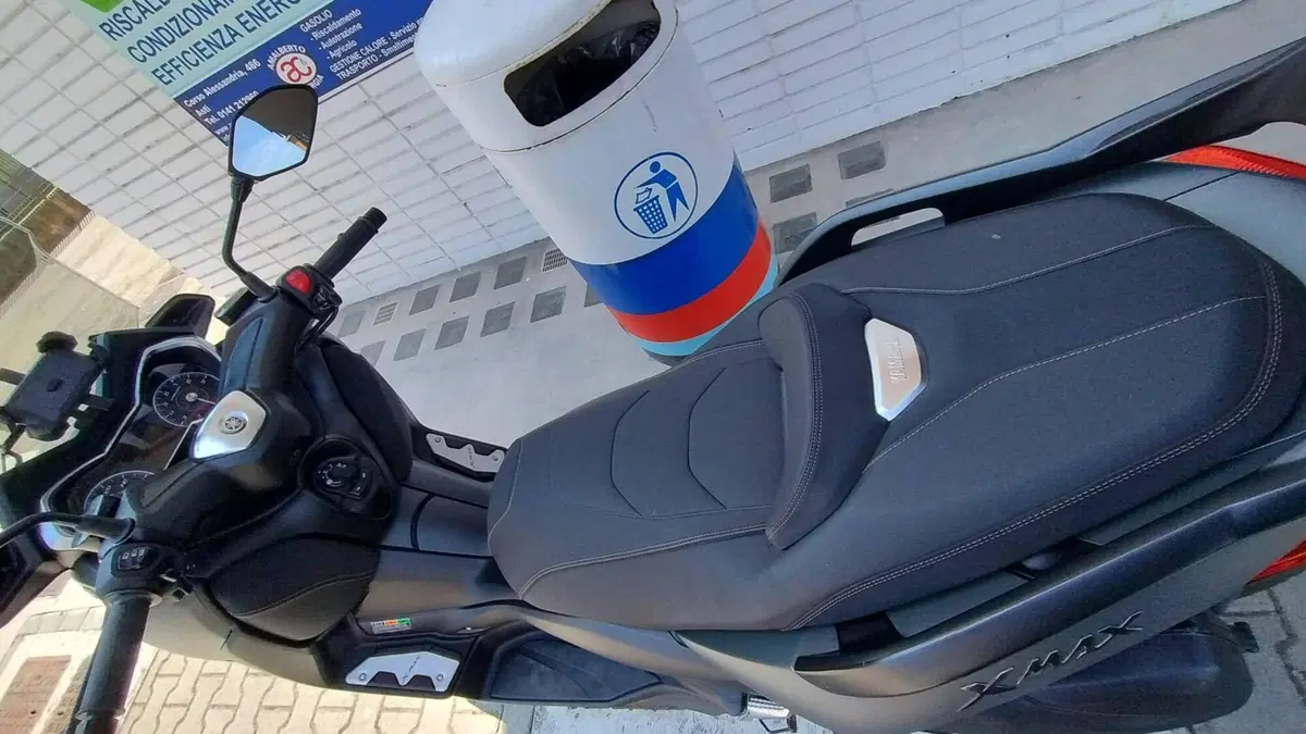 Yamaha X-Max 300 Tech Max (2021 - 24)  (4)