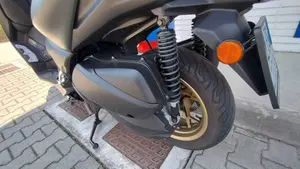 Yamaha X-Max 300 Tech Max (2021 - 24)  (7)