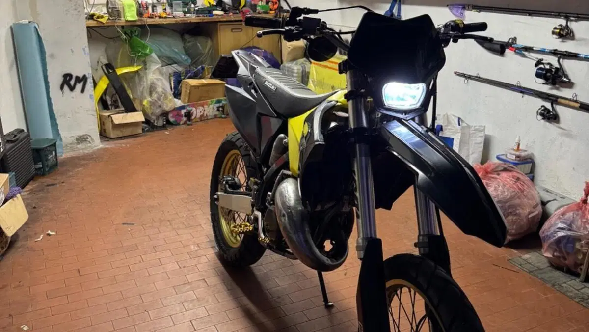 Suzuki RM 125 (2005 - 06)  (7)