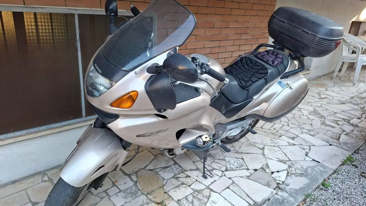 Honda Deauville 650 (1998 - 01) 