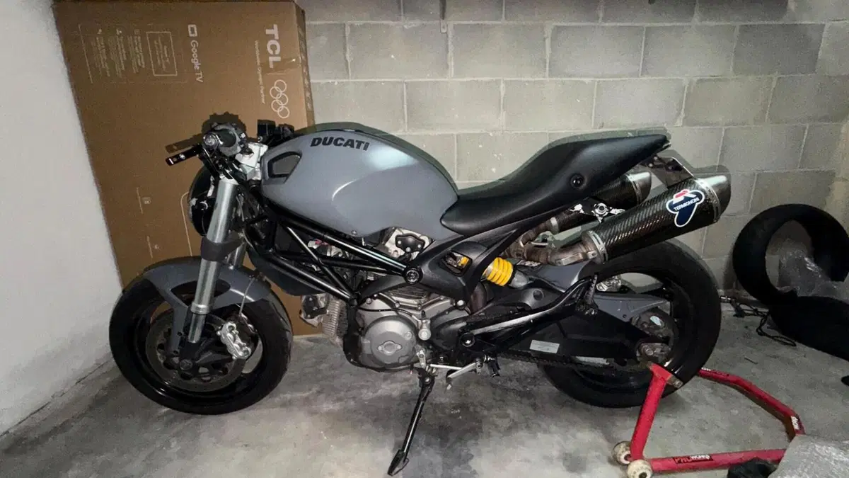 Ducati Monster 696 Plus (2007 - 14)  (2)