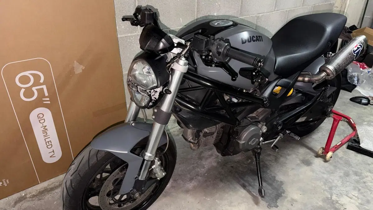 Ducati Monster 696 Plus (2007 - 14)  (3)