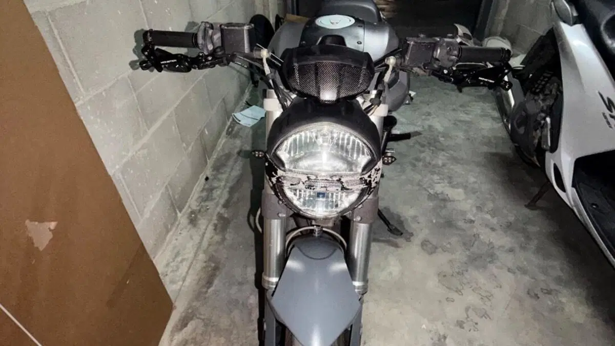 Ducati Monster 696 Plus (2007 - 14)  (4)