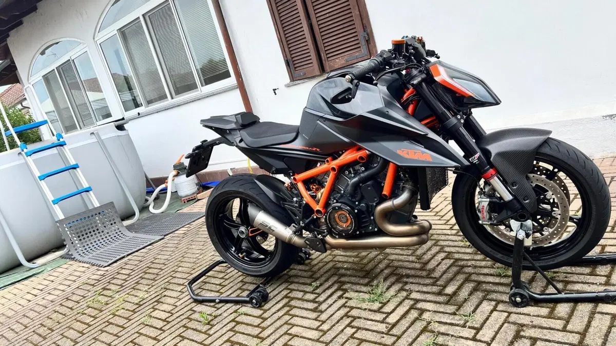 KTM 1290 Super Duke R (2021)  (5)