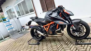 KTM 1290 Super Duke R (2021)  (5)