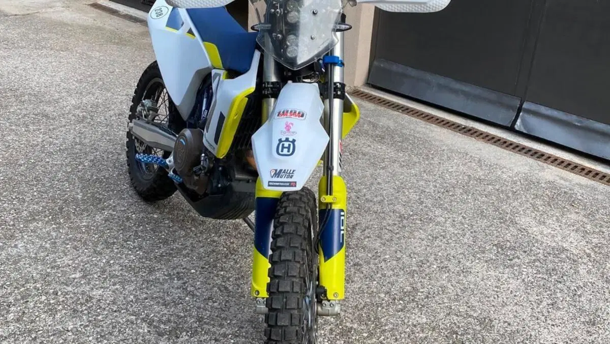 Husqvarna 701 Enduro (2021)  (2)