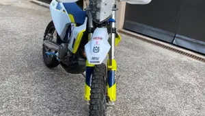 Husqvarna 701 Enduro (2021)  (2)