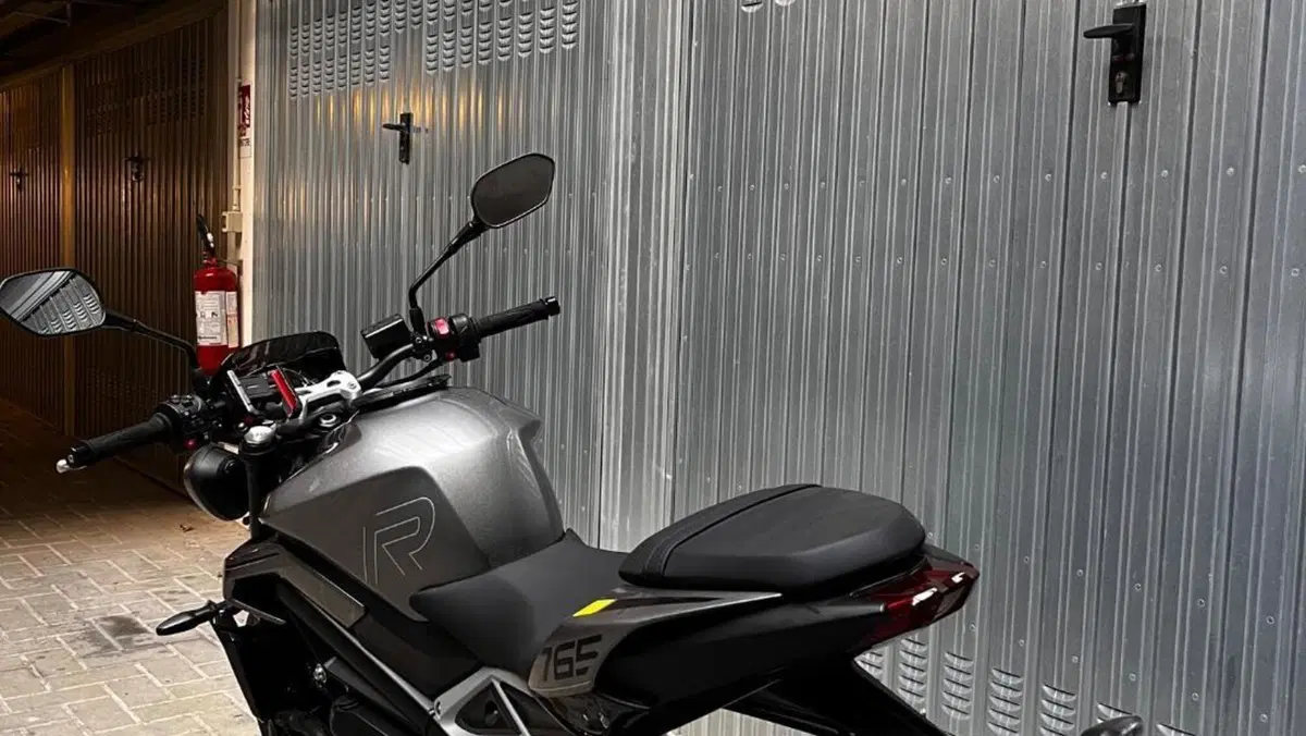 Triumph Street Triple 765 R (2023 - 26)  (4)