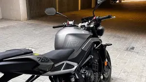 Triumph Street Triple 765 R (2023 - 26)  (6)