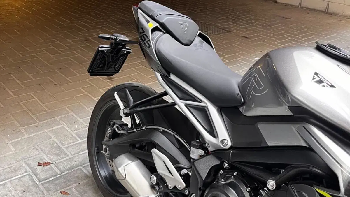 Triumph Street Triple 765 R (2023 - 26)  (7)