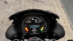 Triumph Street Triple 765 R (2023 - 26)  (9)