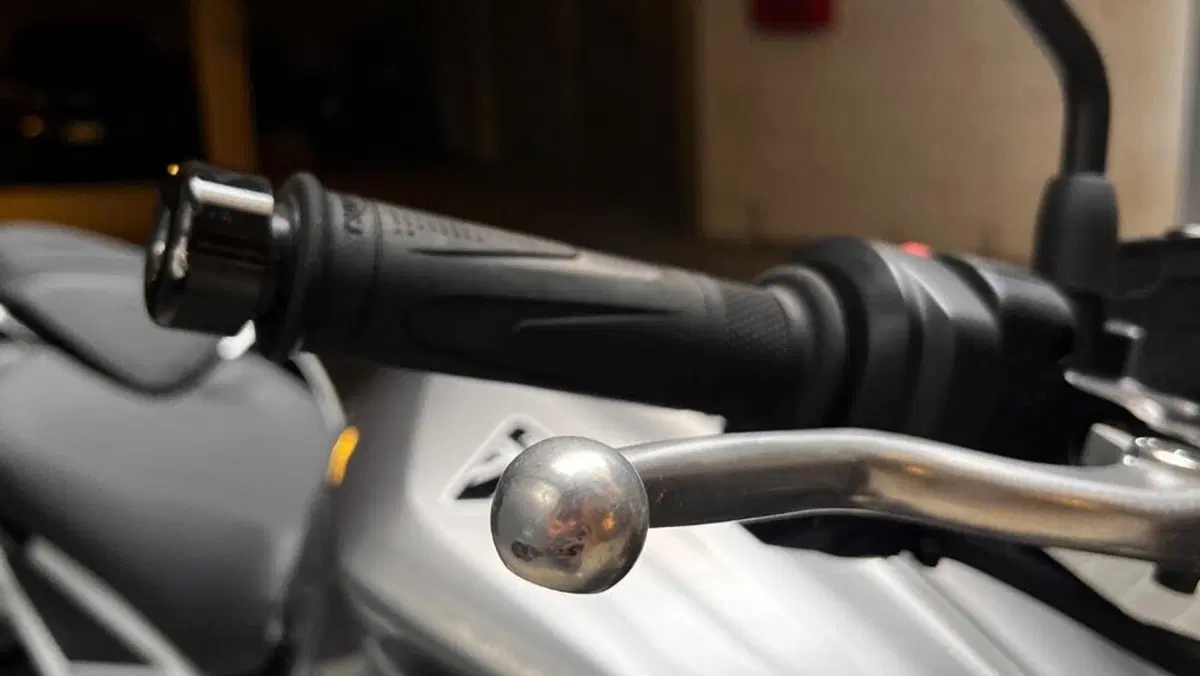 Triumph Street Triple 765 R (2023 - 26)  (10)