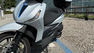 Piaggio Beverly 310 (2025 - 26)  (2)