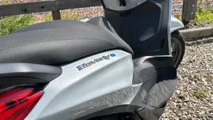 Piaggio Beverly 310 (2025 - 26)  (7)