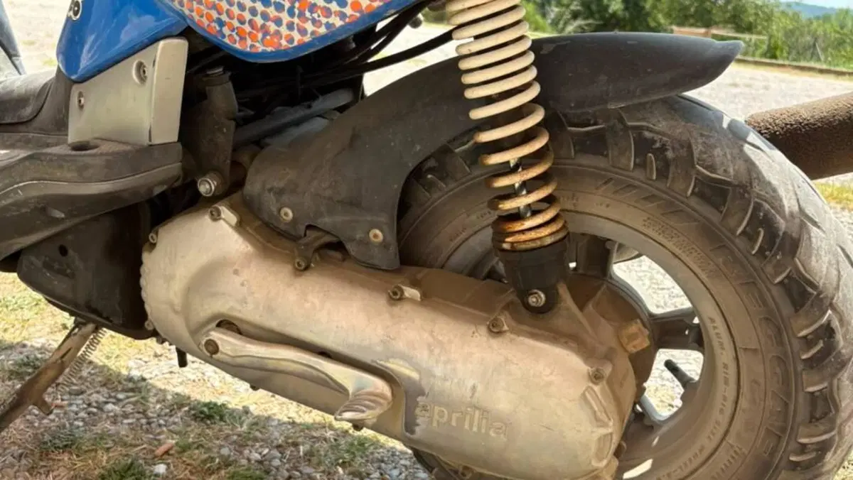 Aprilia Rally 50 2FD LC (1997 - 02)  (7)