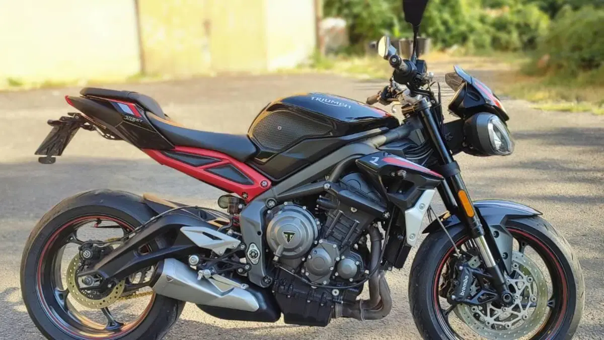Triumph Street Triple R (2020 - 22)  (4)