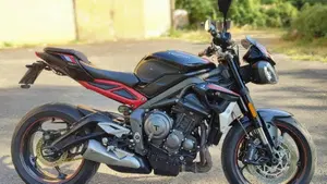 Triumph Street Triple R (2020 - 22)  (4)