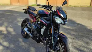 Triumph Street Triple R (2020 - 22)  (5)