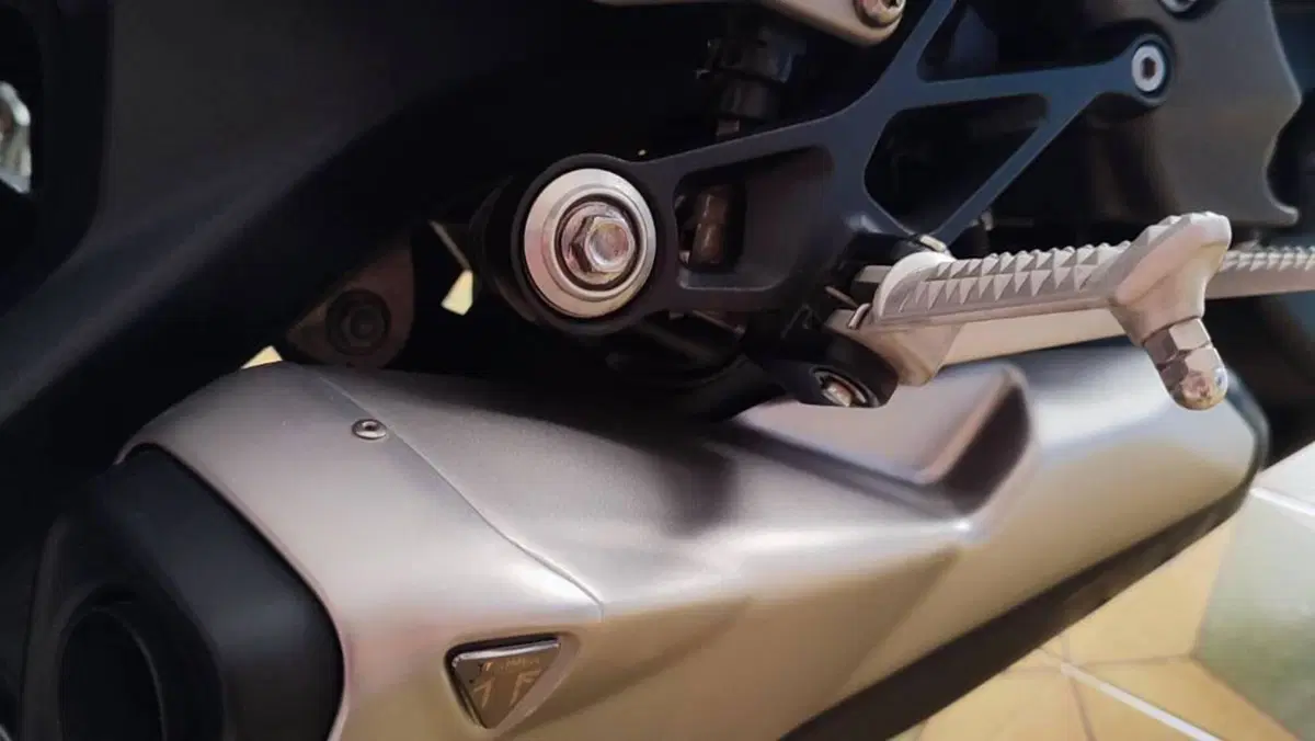 Triumph Street Triple R (2020 - 22)  (11)