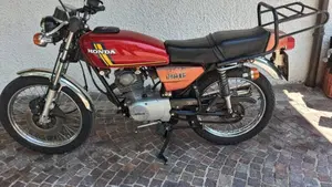 Honda   (2)