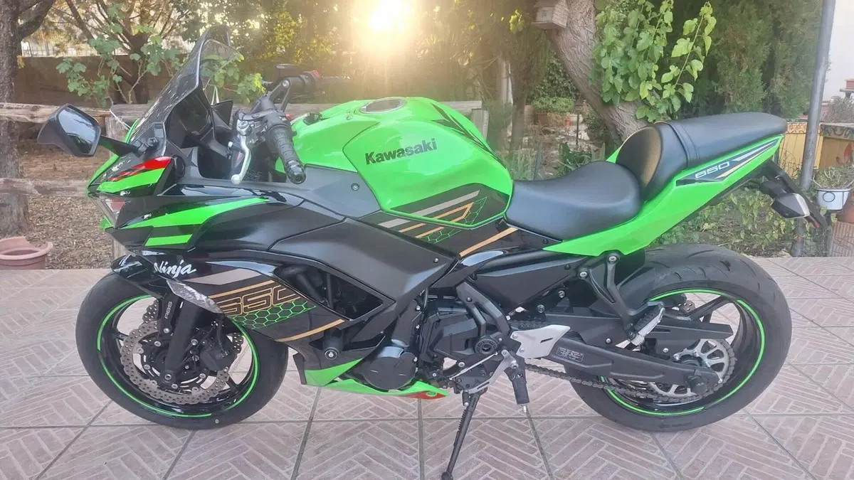 Kawasaki Ninja 650 KRT (2020)  (2)