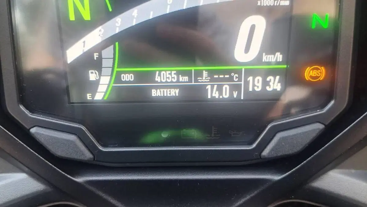 Kawasaki Ninja 650 KRT (2020)  (3)