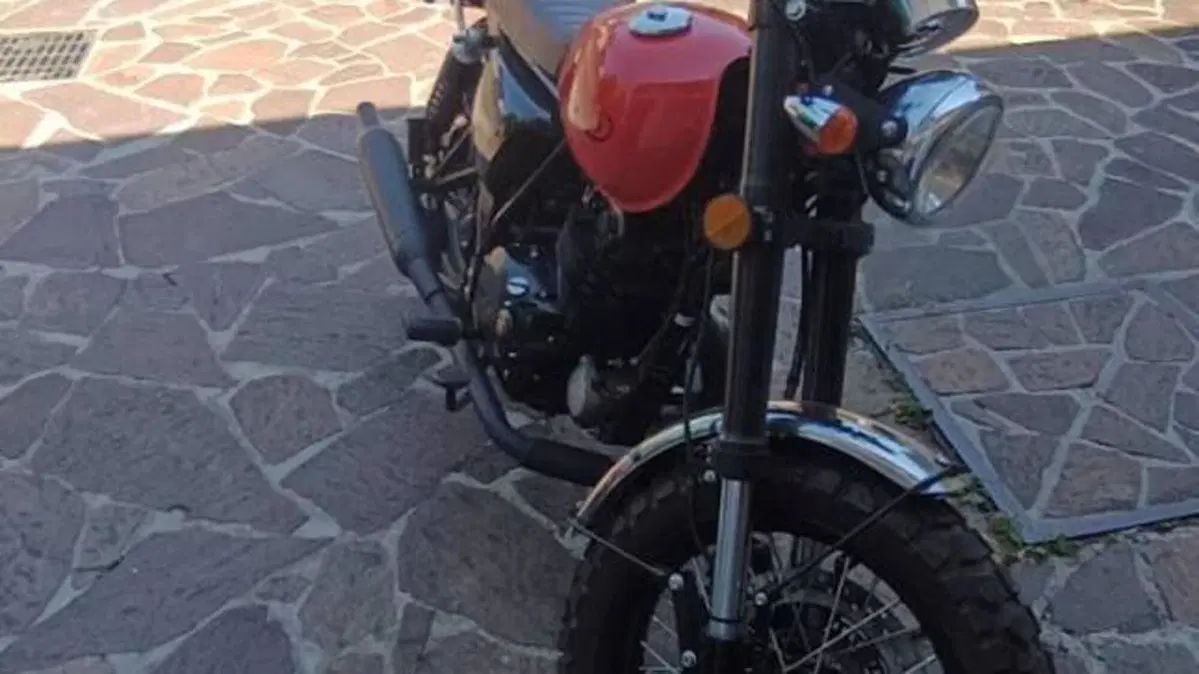 Mash Italia Two Fifty 250 (2021 - 25)  (4)