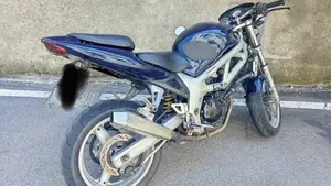 Suzuki SV 650 (1999 - 02)  (2)