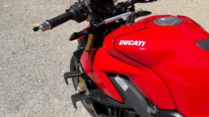 Ducati Streetfighter V4 1100 S (2021 - 22)  (8)